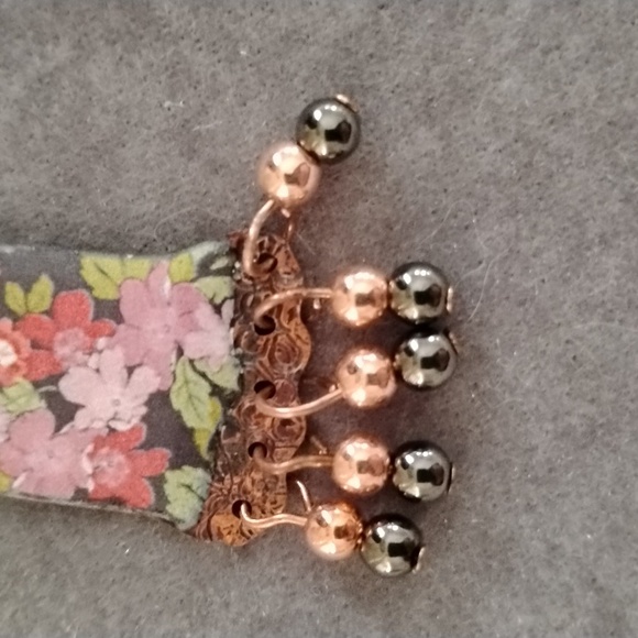 Hand Crafted Bohemian Floral Dress Dangle Earrings With Copper - Picture 4 of 6